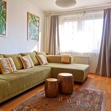 Cozyhome Retro Apartment Bratislava Exterior foto